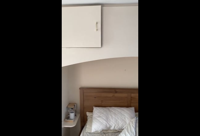 Double Room With En Suite in Hinchley Wood Main Photo