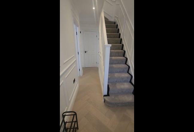 Stunning House Share – SE25 | No Deposit Main Photo
