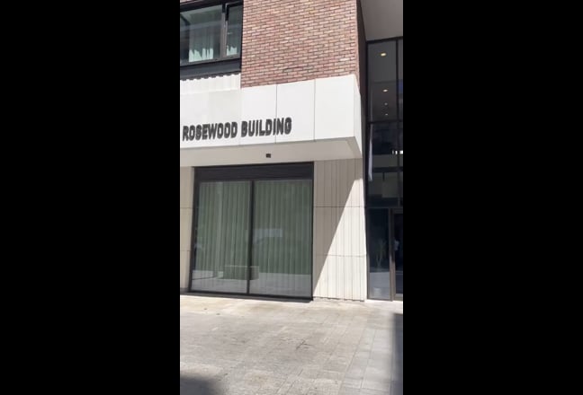 Top-floor en-suite, gym & London views Main Photo