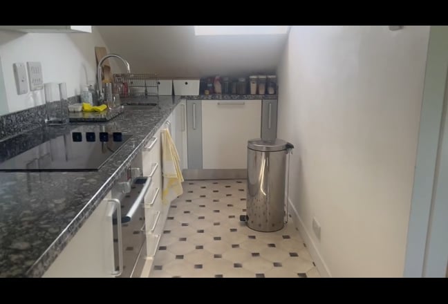 One bedroom apartment in the heart of Wimbledon  Main Photo