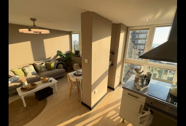 Beautiful  Apartment with Liverpool City View Main Photo