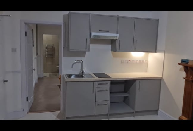  Extra Large Room  available   Crew Main Photo