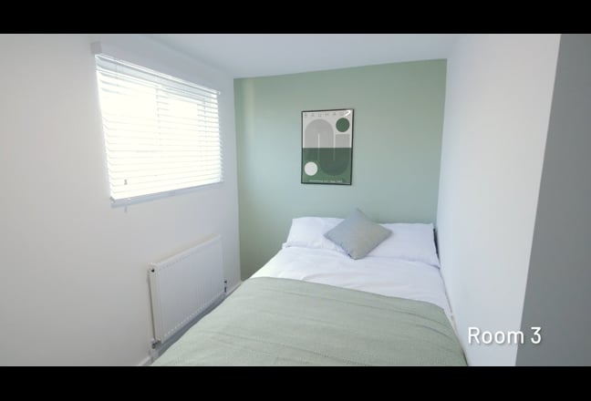 Beautiful room opposite the park Main Photo