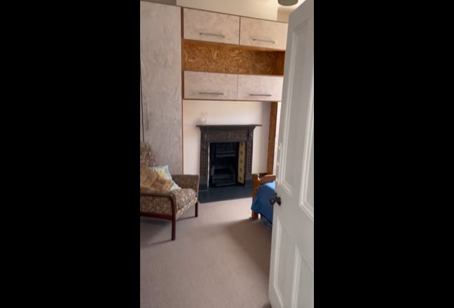 Mon-Fri Double Room in Spacious Flat Share Main Photo
