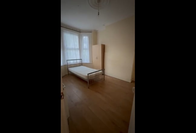 Two Bed Flat Available with Bills Main Photo