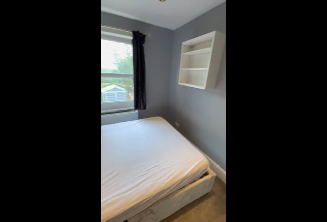 Lovely Room + Private Shower in All-Girls Tooting✨ Main Photo