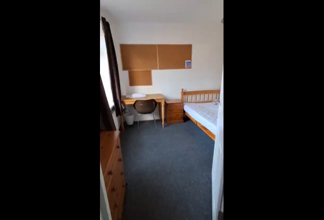 August  1 bed in 5 bed postgrad  house close UEA Main Photo