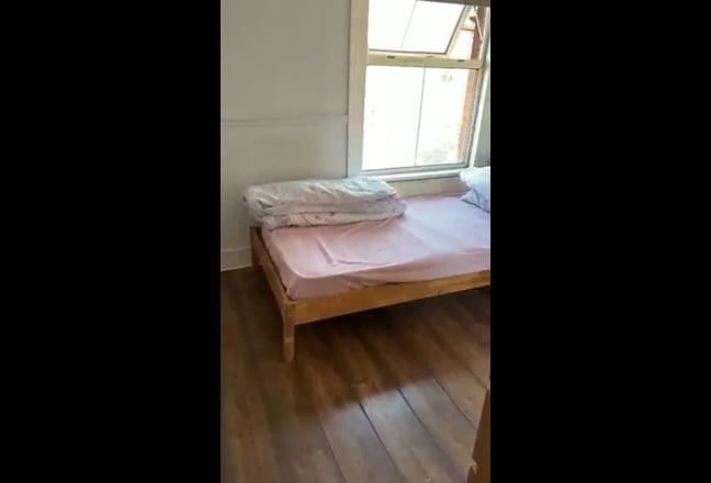 Room for rent Main Photo