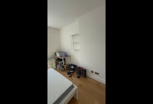 Looking for 1 Flatmates to Sign Asap Main Photo