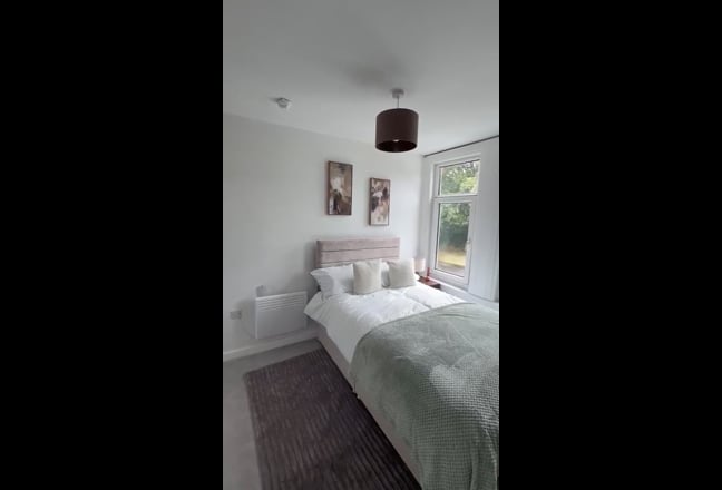 *1 Week Free Rent**Brand New Luxury En Suite Rooms Main Photo