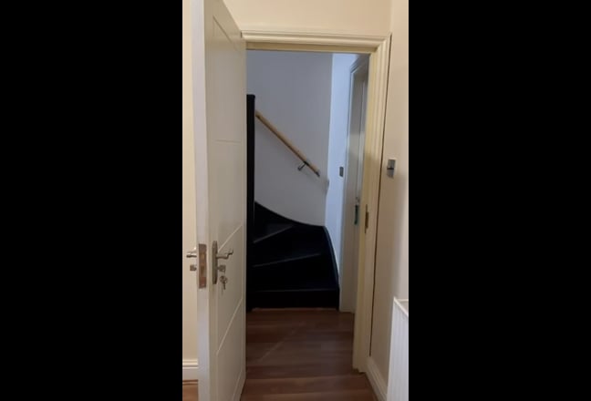 One fully furnished double room in Southall. Main Photo