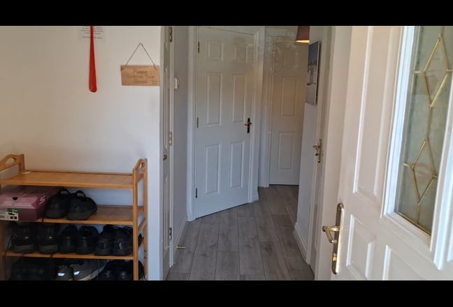 Double Room in Homely Professional House Share Main Photo