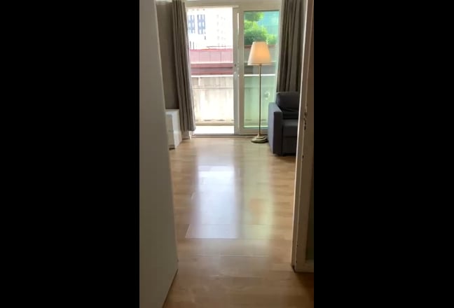 Liverpool Street Summer Sublet Main Photo