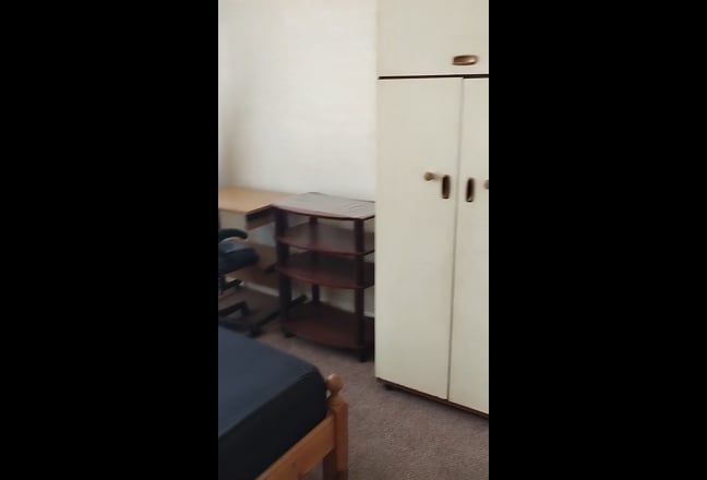 Bright Double room in shared house  Main Photo