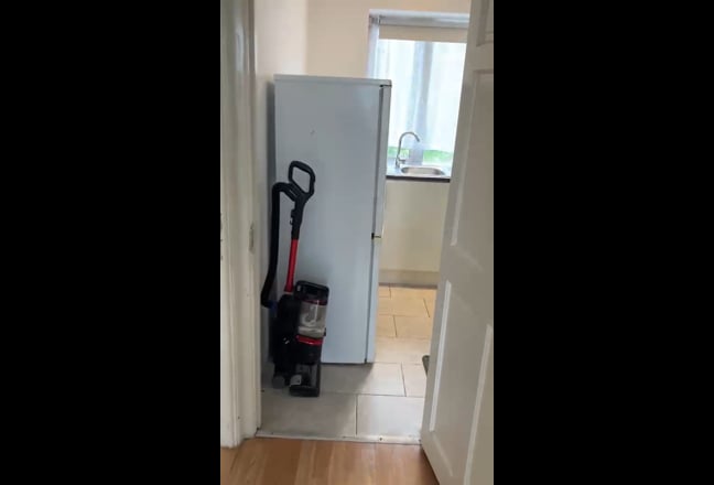 1-bed flat near Mitcham Eastfields*Max 2 people* Main Photo