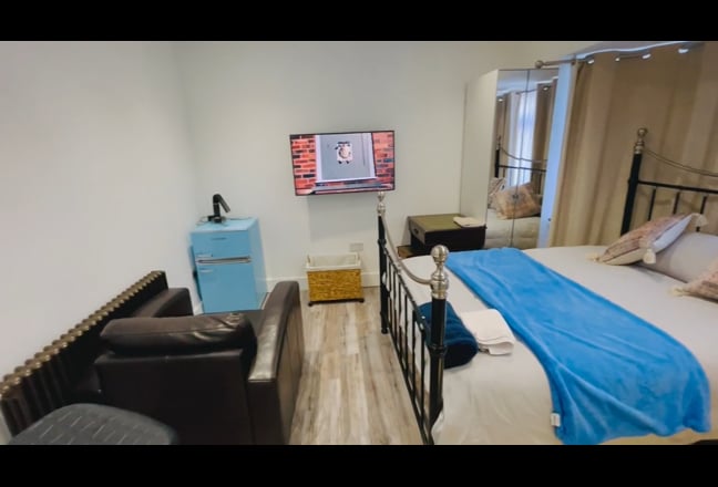 2 Luxury En-suites Double Rooms available  !  Main Photo