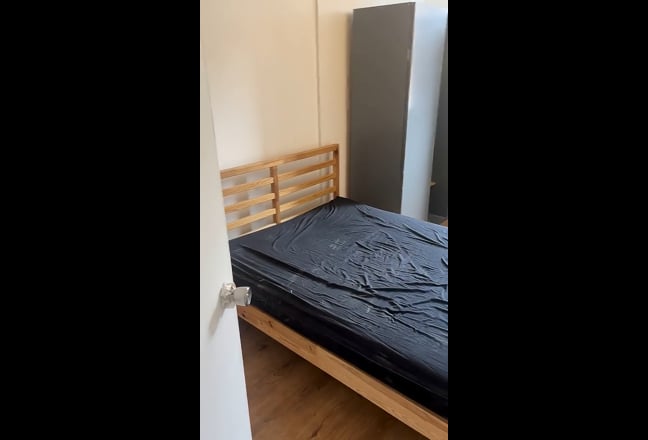 Ground floor duplex flat in Queens Park Main Photo