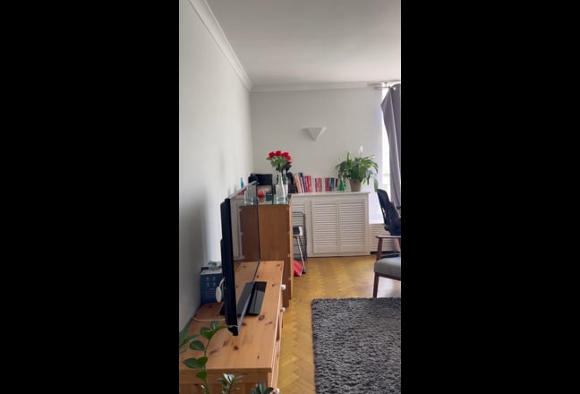 Room available in 2 bed flat in SW London Main Photo