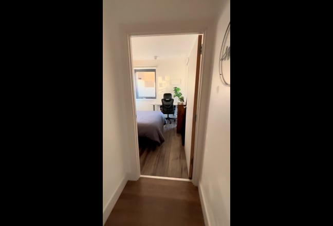 Luxury Double Room Private Bathroom in Modern Flat Main Photo