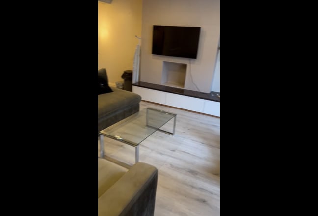 Double room available in lovely 2 Bed Garden flat Main Photo