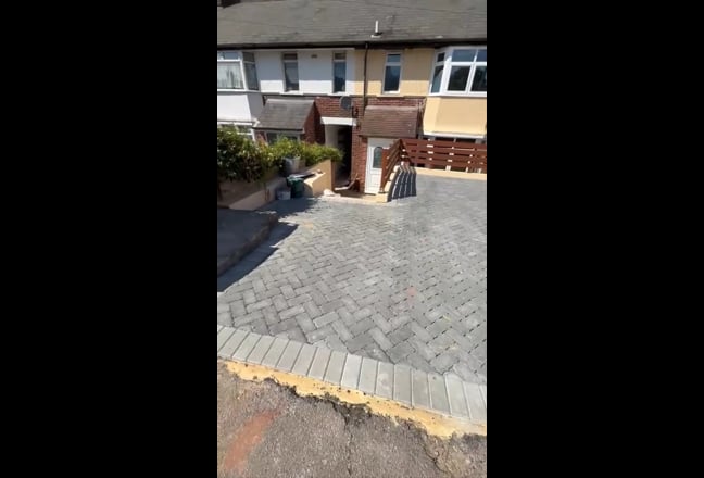 En Suite Room | &pound;750pcm | 1 Aug Main Photo