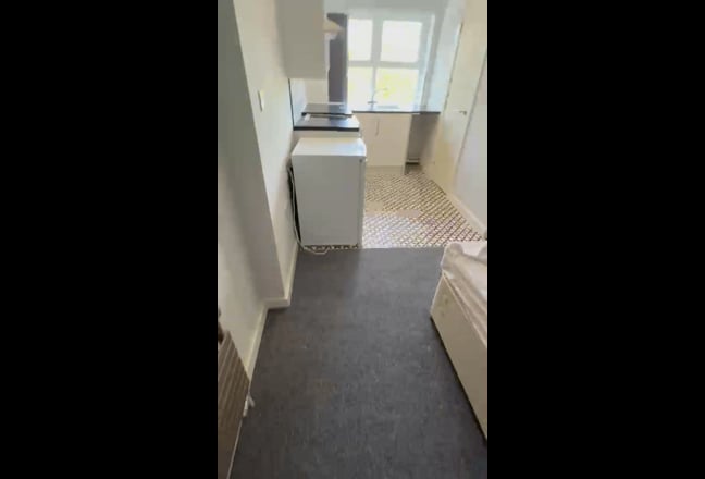 Studio | &pound;1100pcm | 1 Aug Main Photo