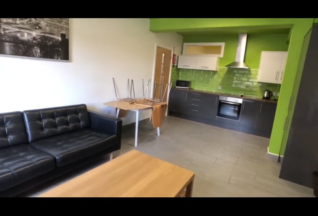 En-Suite Fully Furnished Double Bedroom Flat Main Photo