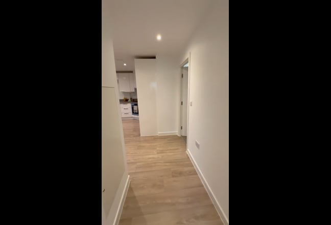New flatmate needed (mid Sept)  Main Photo