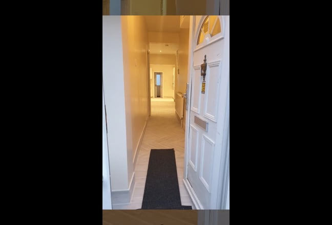 3 Large Double Rms  4 bedroom Hs WD24 Live-In LL Main Photo