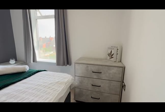 Double Ensuite Rooms- Earlsmere Avenue Main Photo