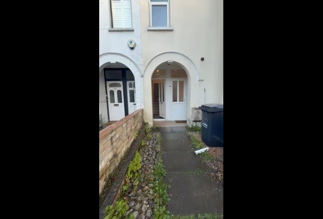 650&pound; a month for a room in a house - Cheap! Main Photo