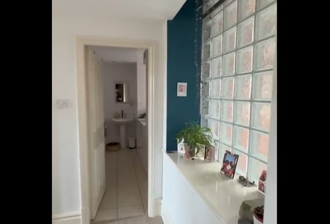Penthouse flat with roof terrace and parking  Main Photo