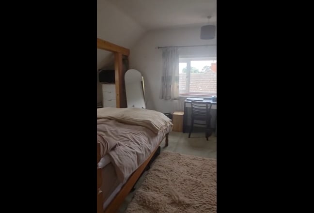 Fully Furnished Rooms in Sought-After Area Main Photo