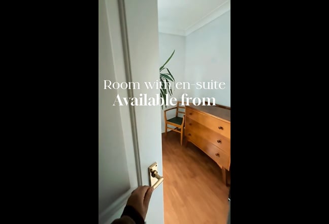 Double bedroom & Private bathroom - &pound;850 EN3 Main Photo