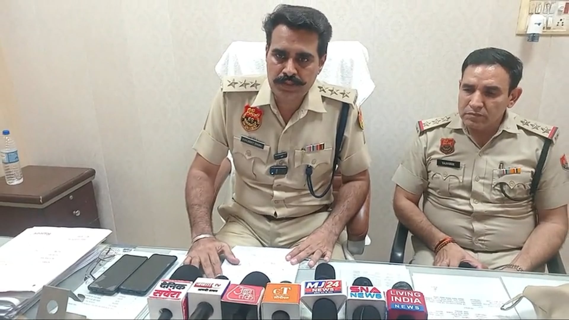 सोनीपत के केएमपी हाईवे कुंडली बॉर्डर पर पुलिस बनकर लूट की सनसनीखेज वारदात का पुलिस ने खुलासा कर दिया
मलकीत सिंह एसीपी