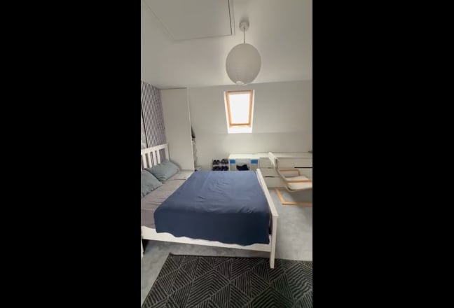  single room and ensuite  Main Photo