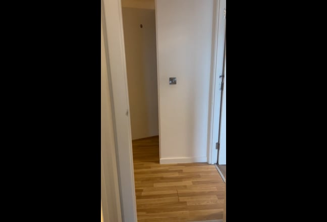 En-suite in a 2 bed 2 bath apartment (West Point) Main Photo