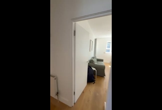 Single bed room in Hackney to sign ASAP Main Photo