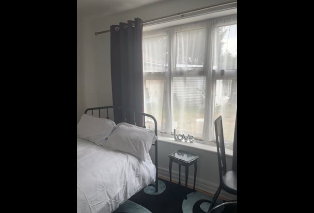 Double Bedroom big self contained bathroom  Main Photo
