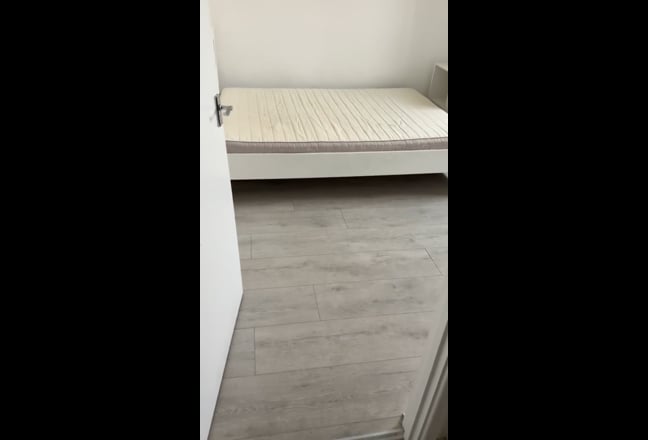 West Norwood double room (with private WC+shower) Main Photo
