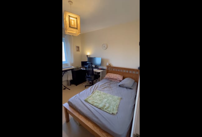 Large Furnished Room with own Bathroom Main Photo