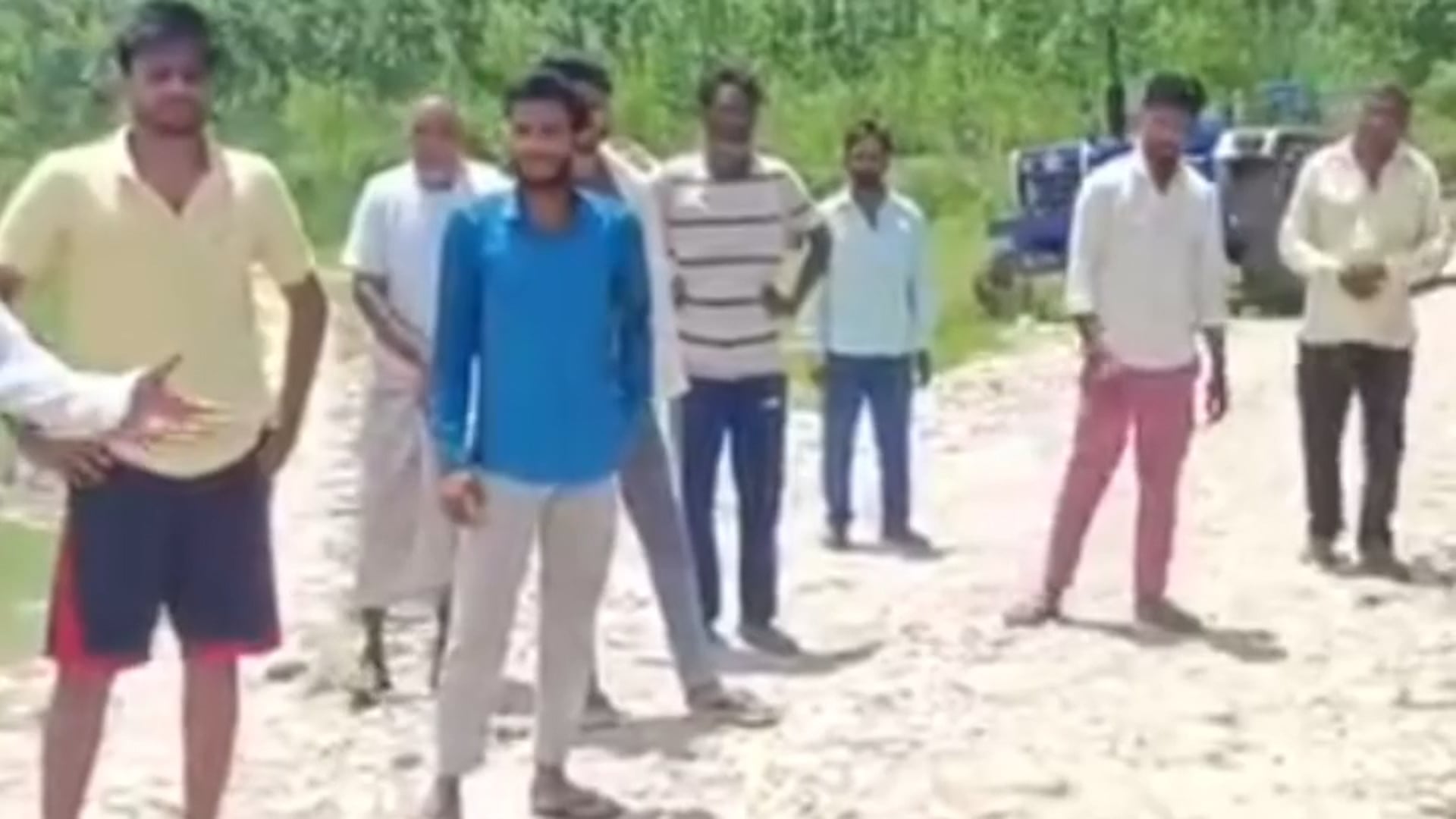 बुग्गावाला! दौड़बसी नदी की पुलिया निर्माण को लेकर ग्रामीणों ने किया जोरदार प्रदर्शन!