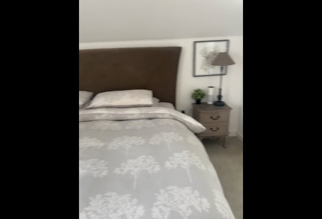 For professionals: quiet, furnished double ensuite Main Photo