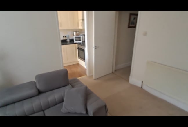 Spacious Gradcommunity flatshare Main Photo
