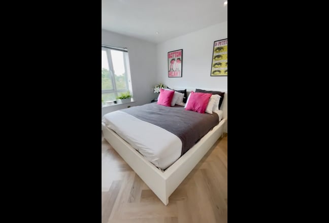 Spacious double room next to Wembley Park Station. Main Photo