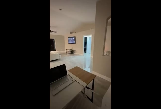 Room available  Main Photo