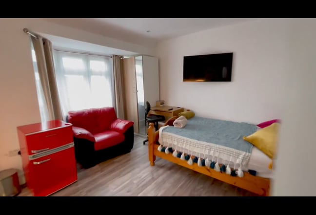 2 Luxury En-suites Double Rooms available  !  Main Photo