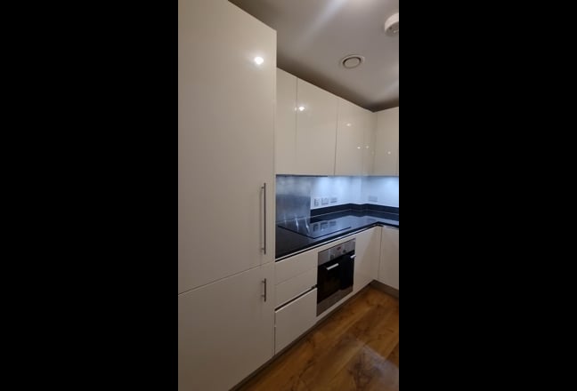 Furnished 1 Bed Apartment with Private Terrace Main Photo