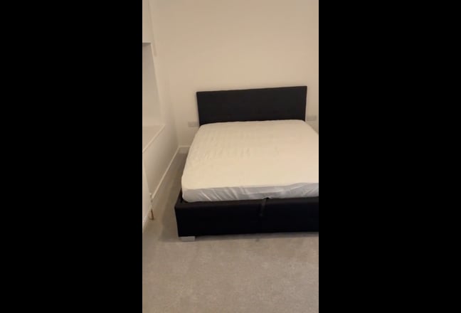 Brand New property in Tottenham Main Photo