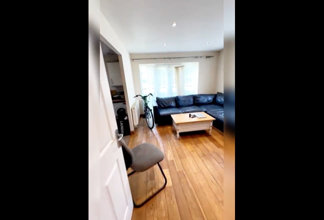 2BED flat -  Double Room + Private Bathroom (44) Main Photo
